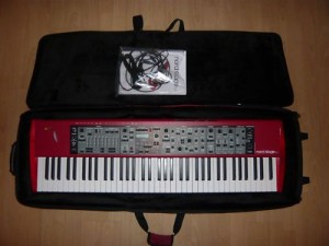 Nord Stage EX 76 med sag - mindre end 10 timer spillet