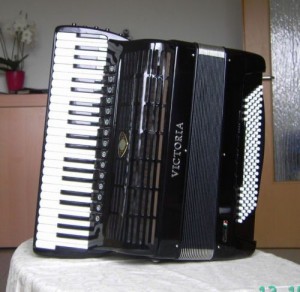 Harmonika Victoria Koncert XB 402 Converter B-håndtag (på russisk)