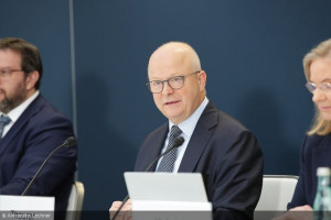 Støtte til økonomiske og administrative anliggender